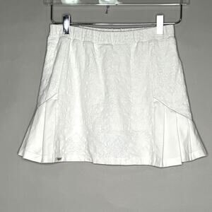 L’Etoile White Women's Skort with Textured Floral Jacquard